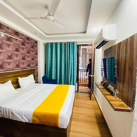 Bed and Breakfast Surya International Nueva Delhi Exterior foto