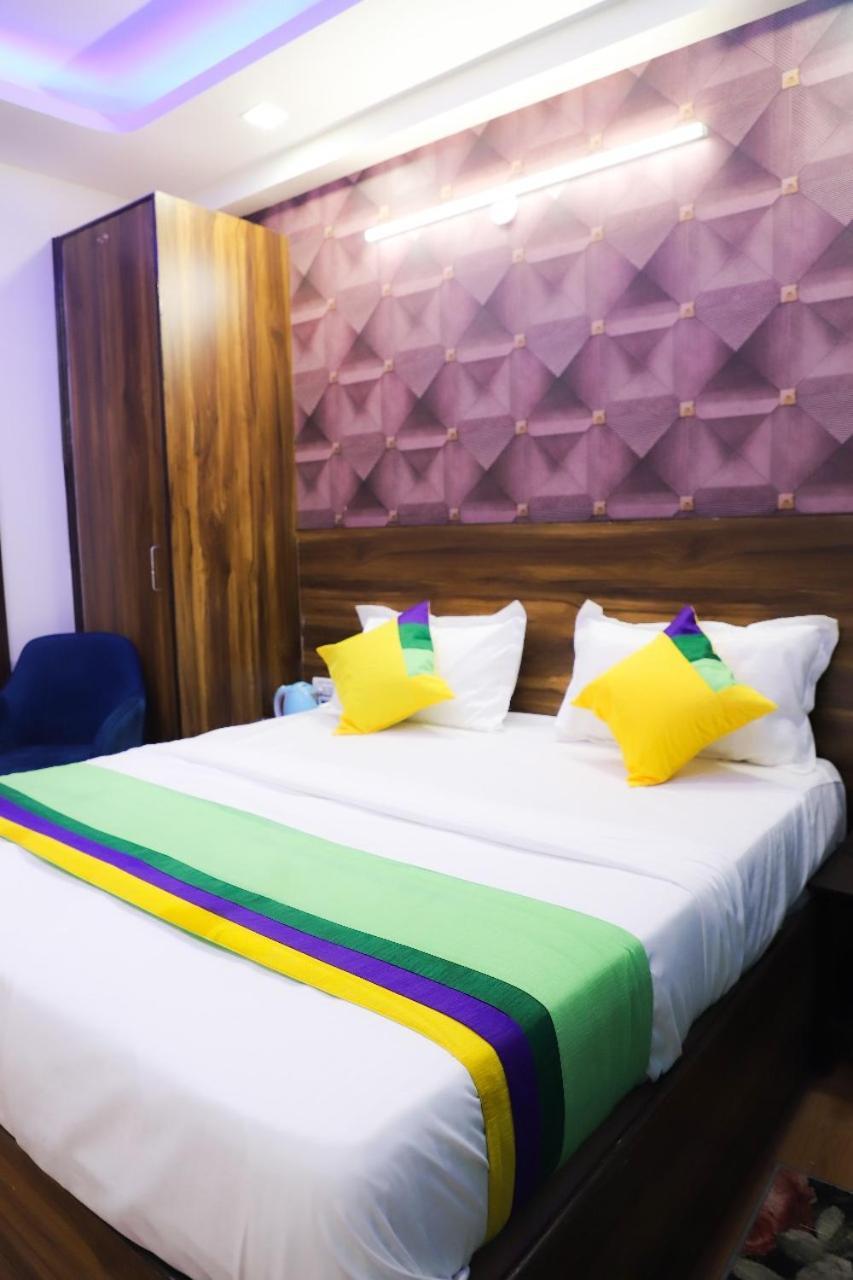 Bed and Breakfast Surya International Nueva Delhi Exterior foto