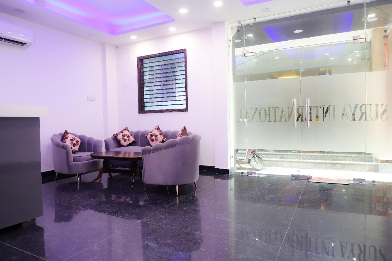 Bed and Breakfast Surya International Nueva Delhi Exterior foto