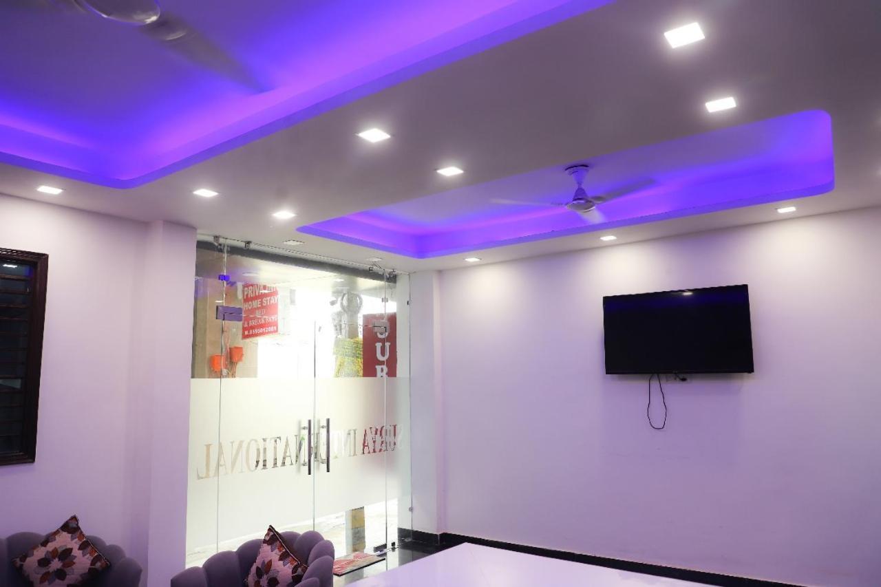Bed and Breakfast Surya International Nueva Delhi Exterior foto