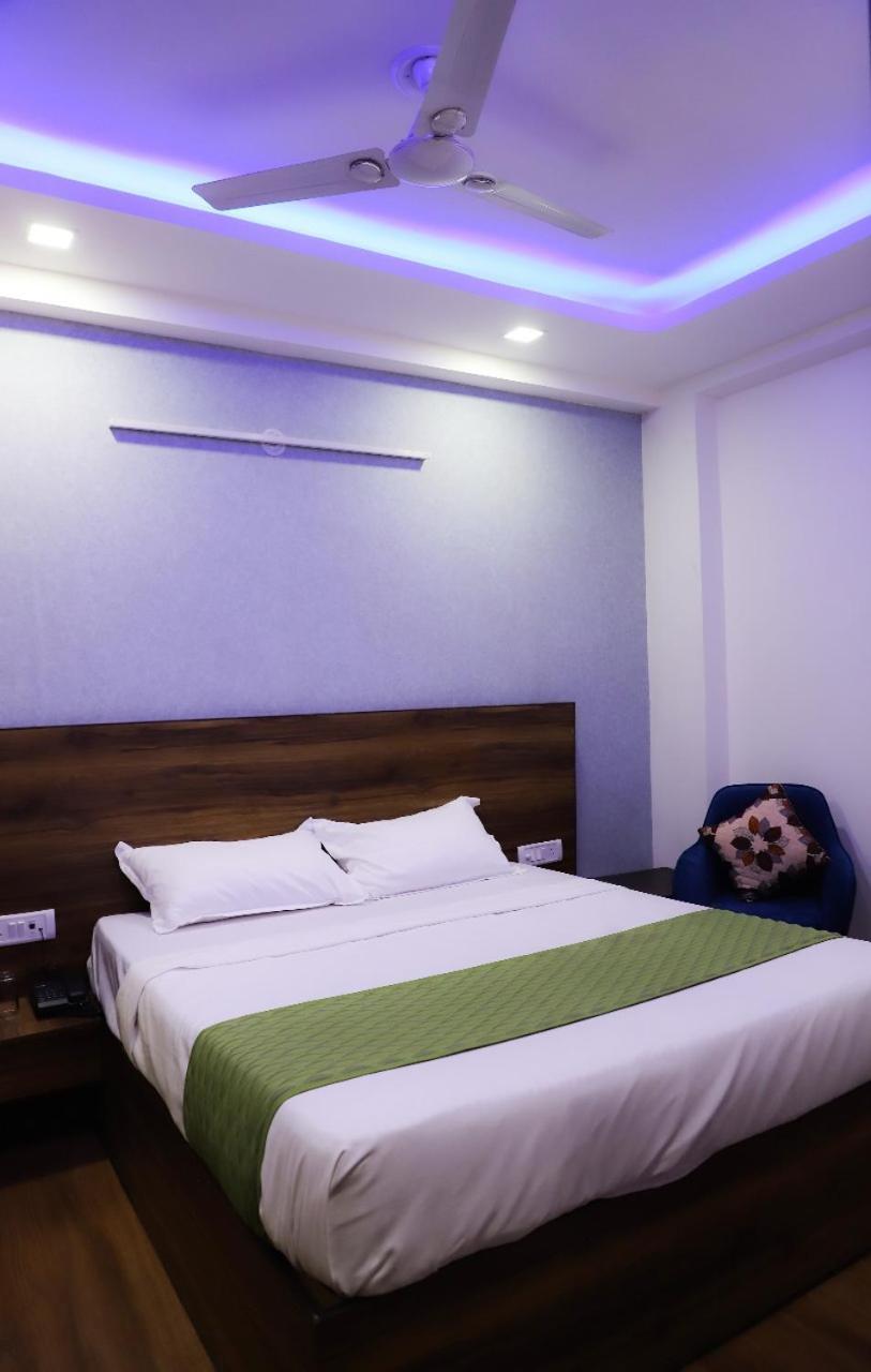 Bed and Breakfast Surya International Nueva Delhi Exterior foto