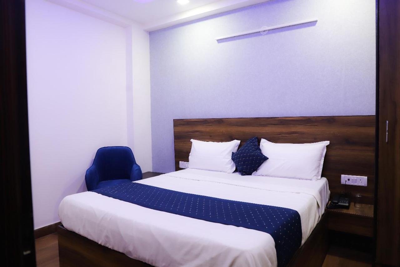 Bed and Breakfast Surya International Nueva Delhi Exterior foto