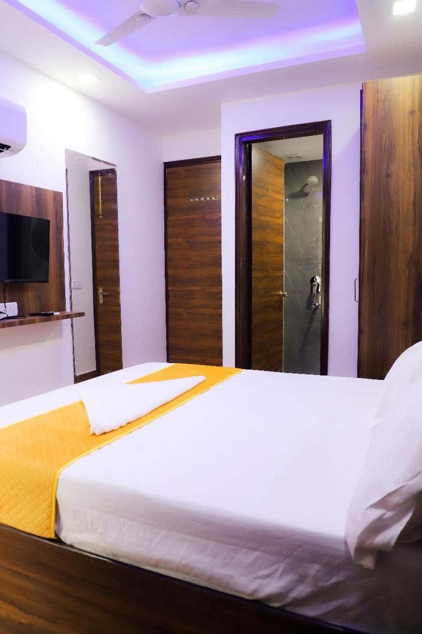 Bed and Breakfast Surya International Nueva Delhi Exterior foto