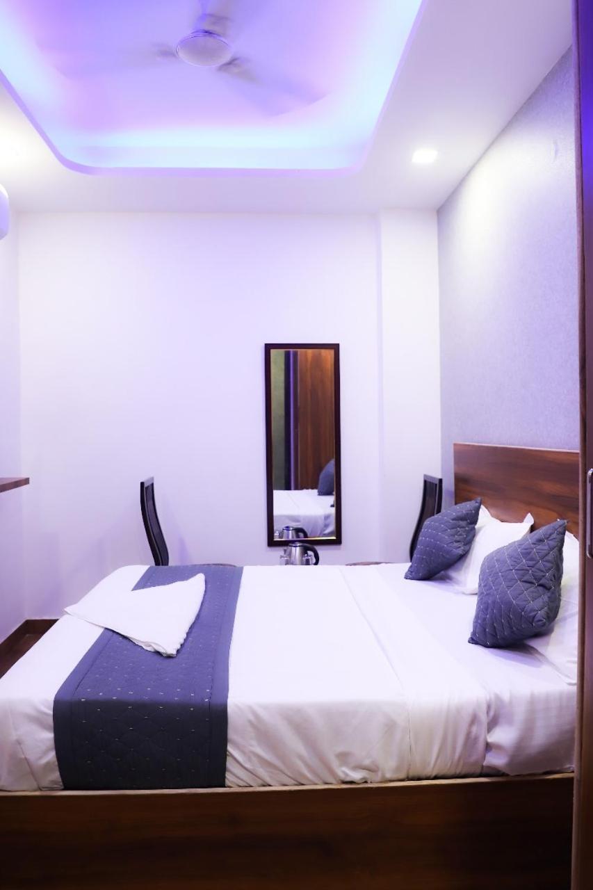 Bed and Breakfast Surya International Nueva Delhi Exterior foto