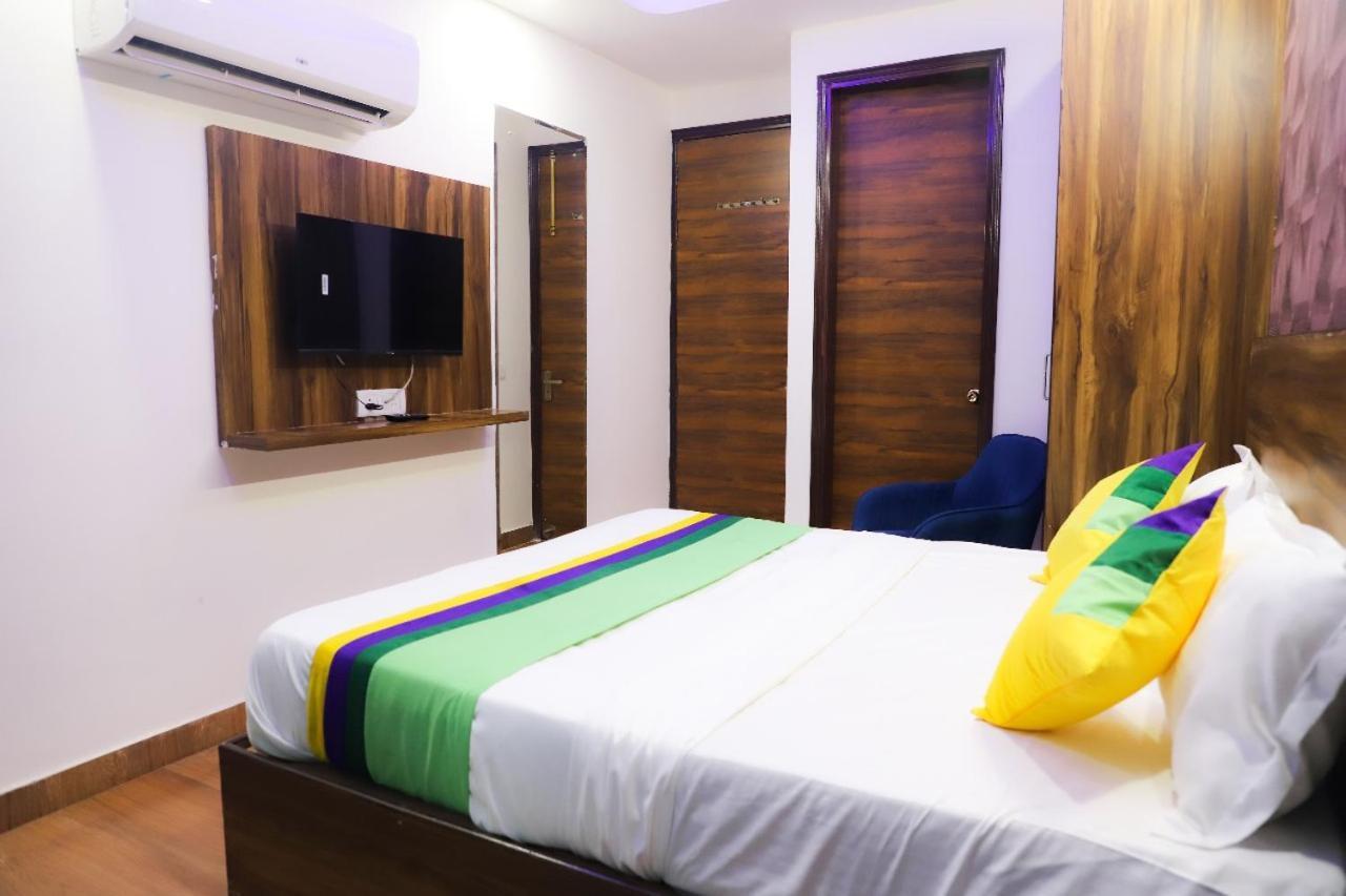Bed and Breakfast Surya International Nueva Delhi Exterior foto