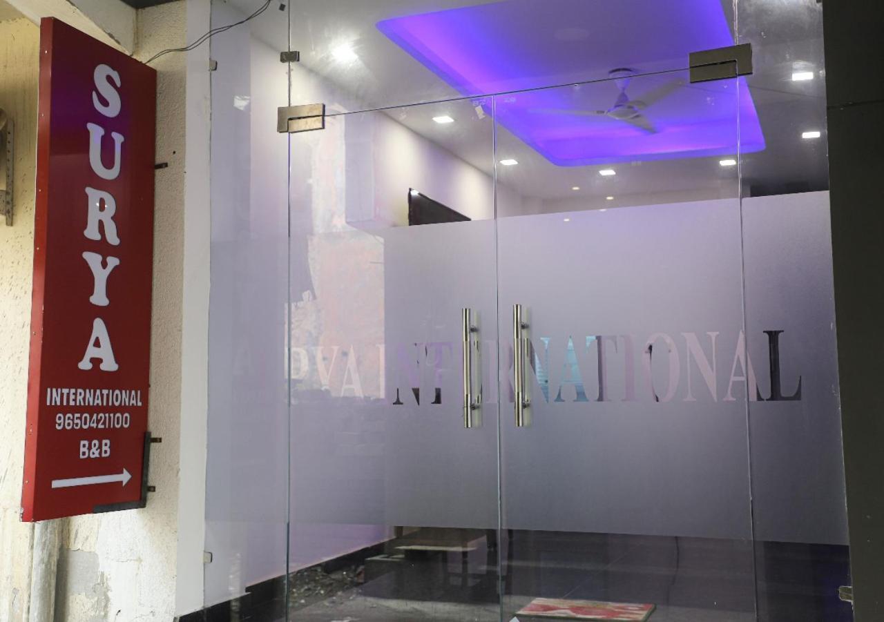 Bed and Breakfast Surya International Nueva Delhi Exterior foto