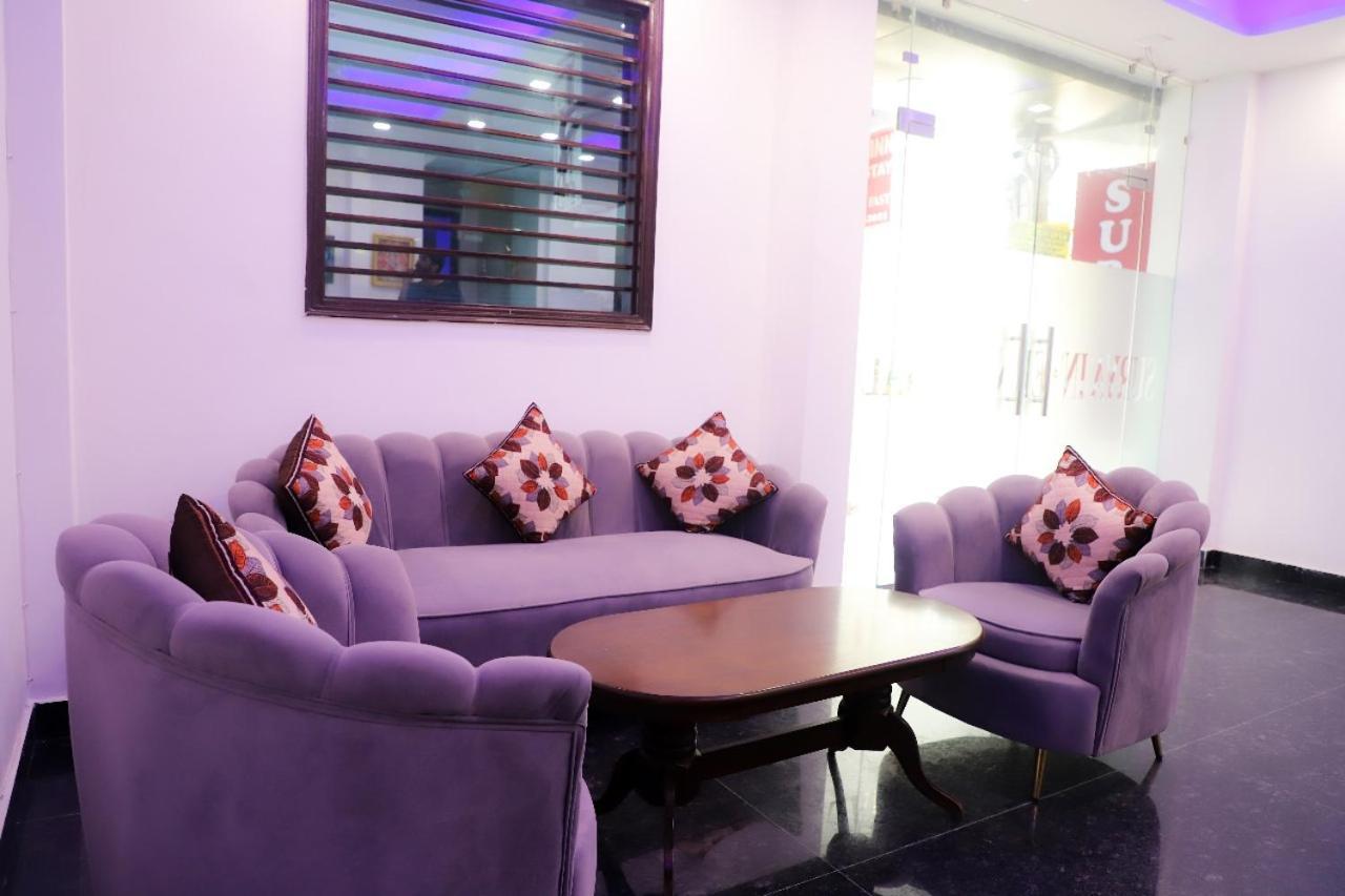 Bed and Breakfast Surya International Nueva Delhi Exterior foto