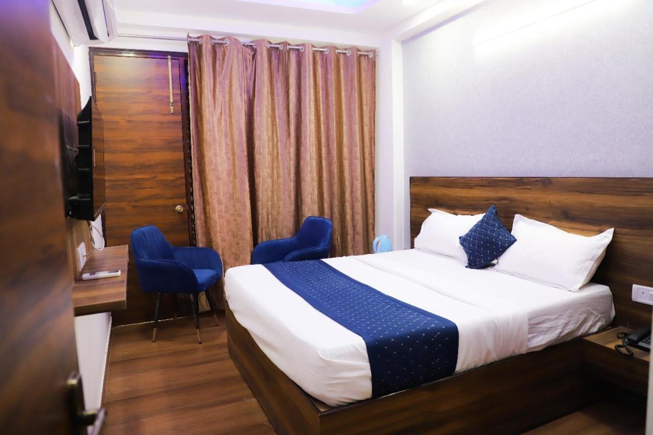 Bed and Breakfast Surya International Nueva Delhi Exterior foto