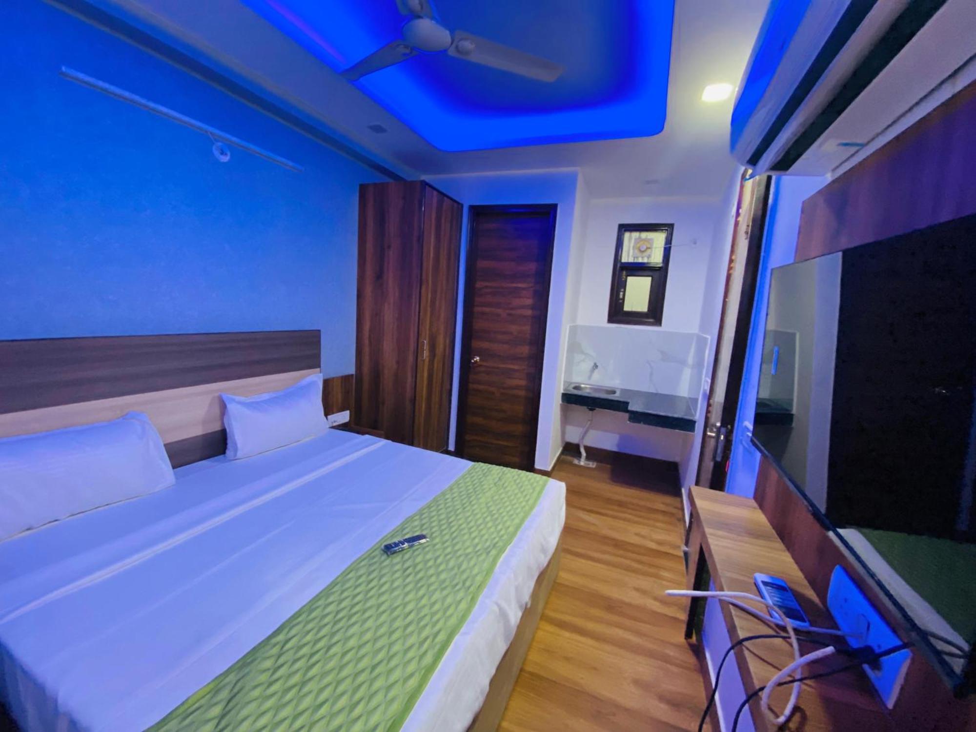 Bed and Breakfast Surya International Nueva Delhi Exterior foto