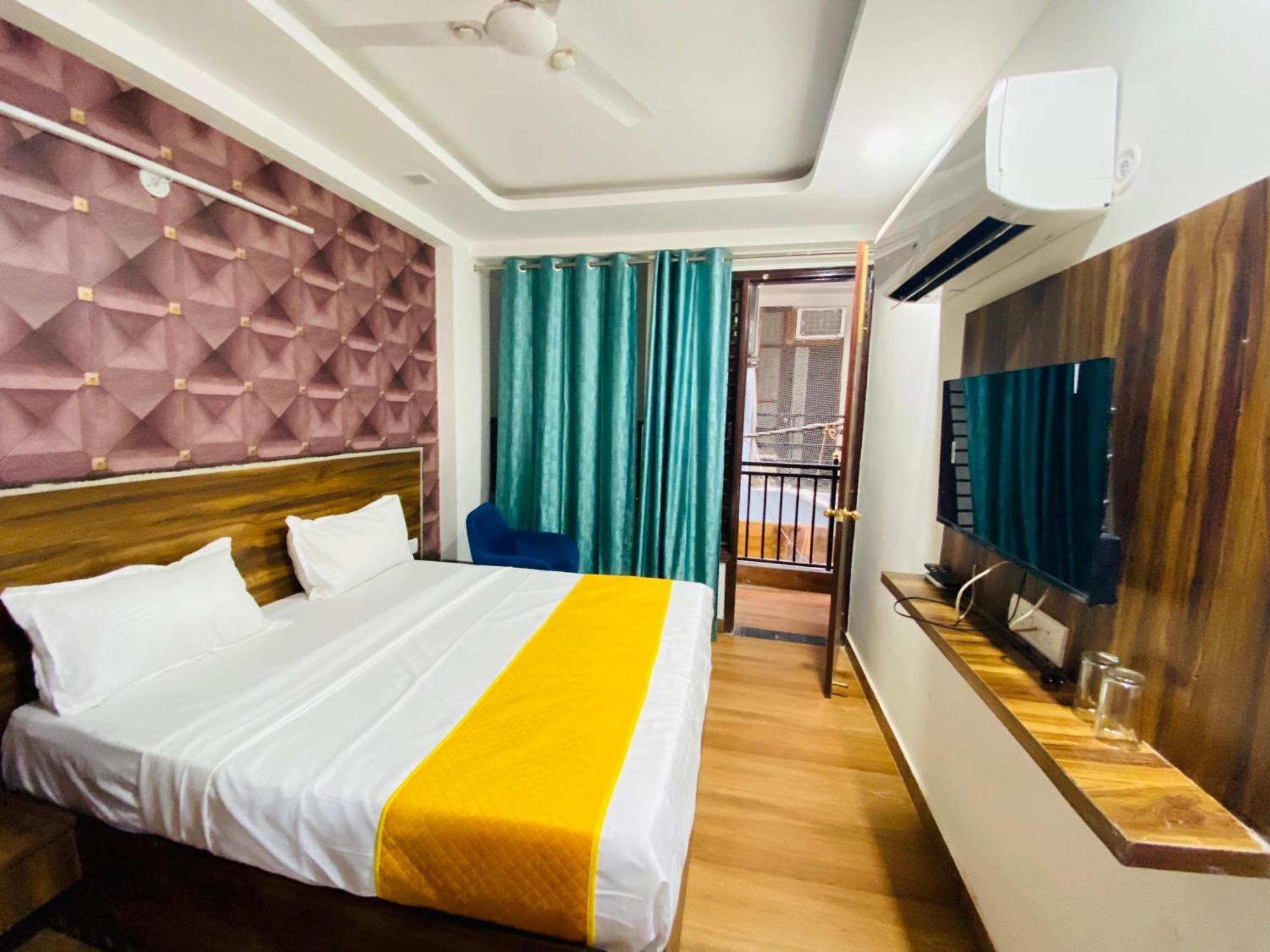Bed and Breakfast Surya International Nueva Delhi Exterior foto