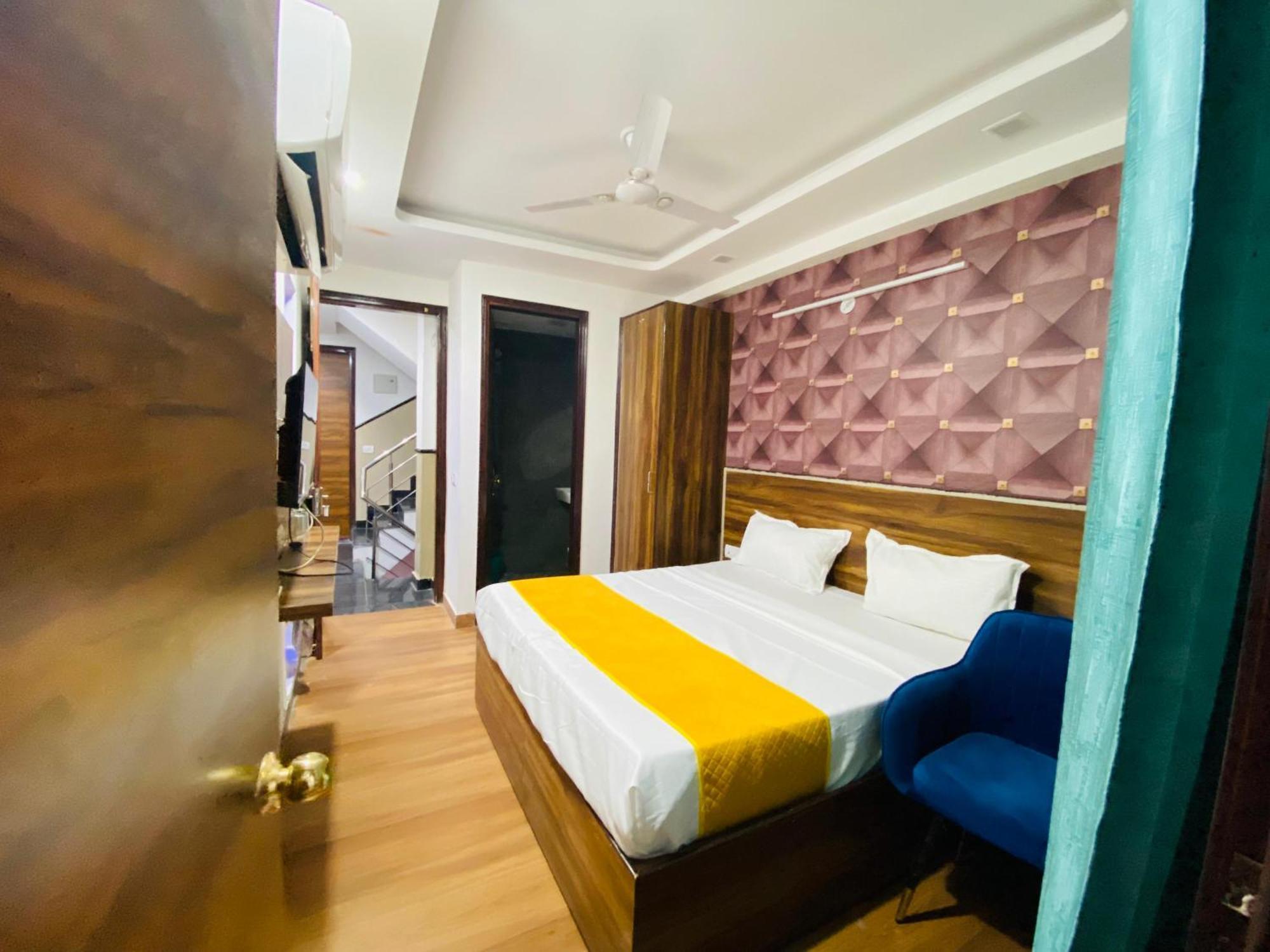 Bed and Breakfast Surya International Nueva Delhi Exterior foto