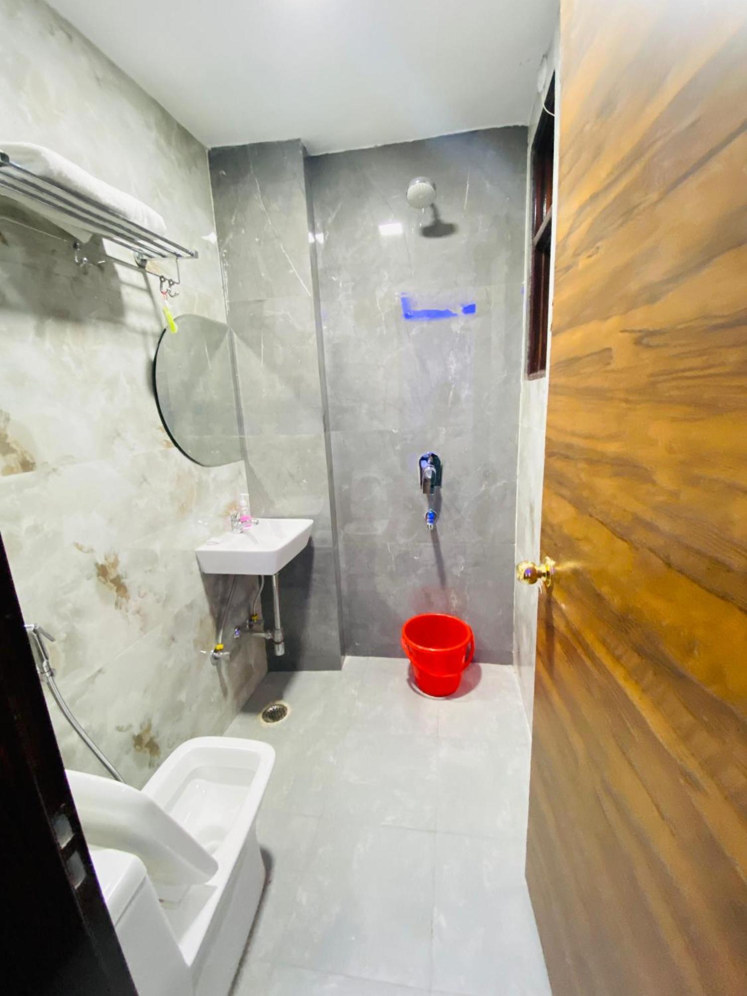 Bed and Breakfast Surya International Nueva Delhi Exterior foto