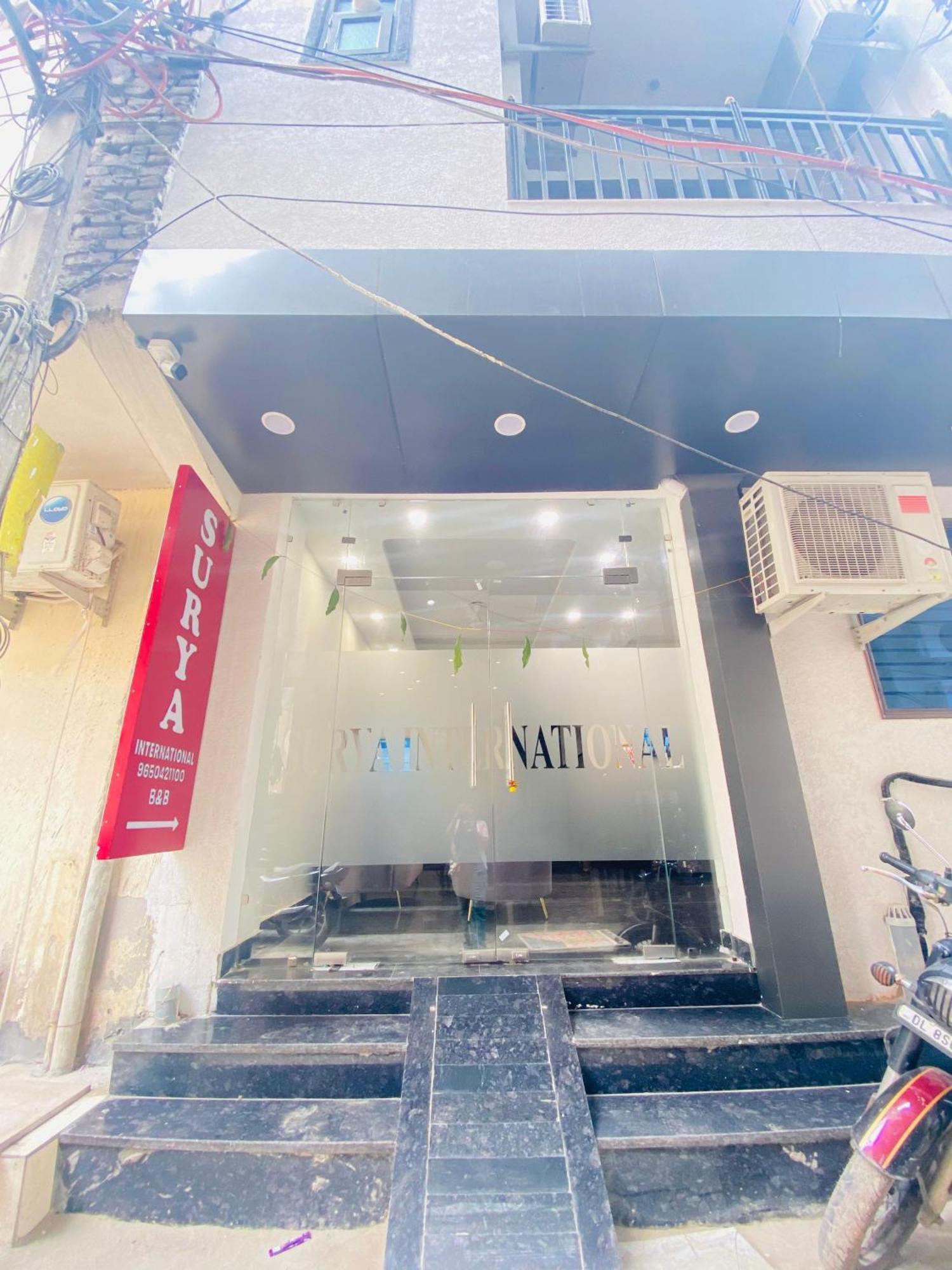 Bed and Breakfast Surya International Nueva Delhi Exterior foto